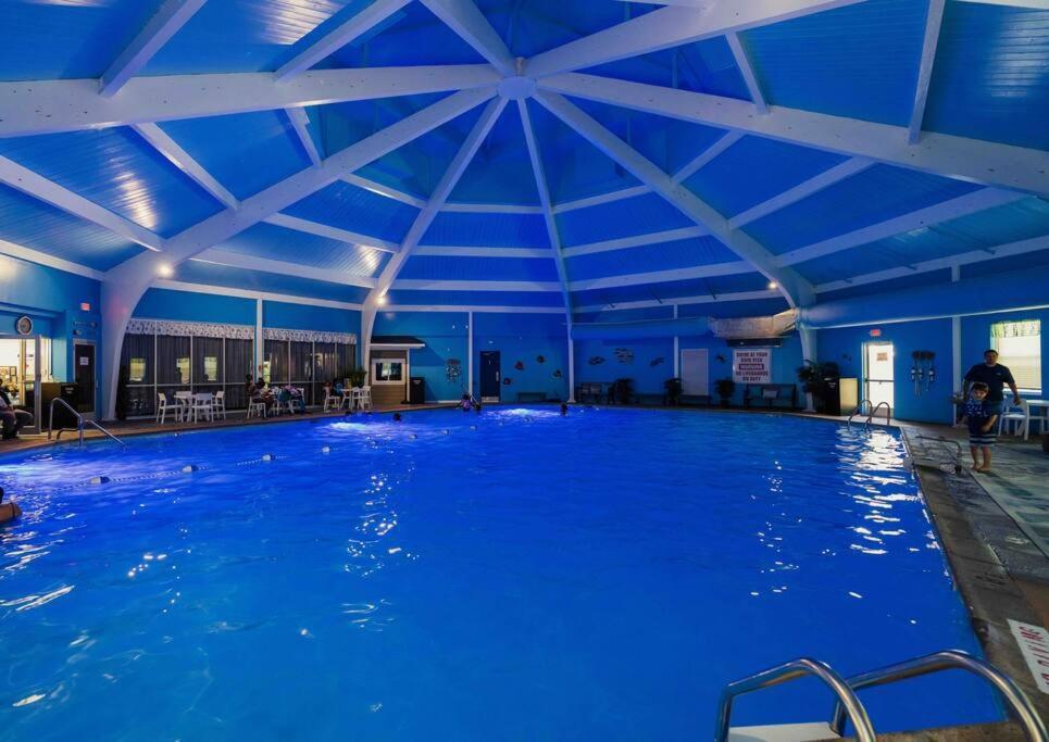 Cozy W Sauna Hot Tub Indoor Pool Long Pond