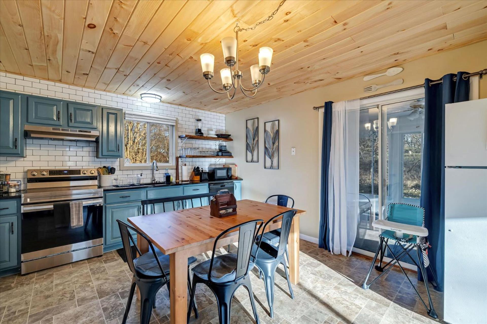 Cozy W Sauna Hot Tub Indoor Pool Holiday home *